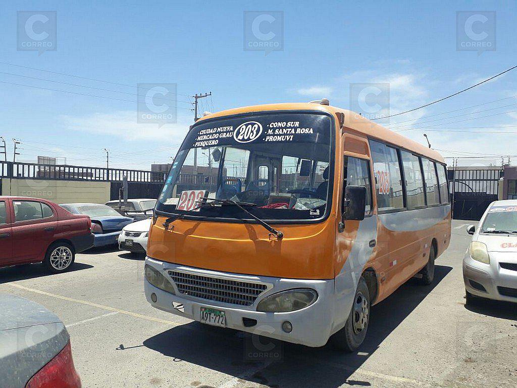 Bus 203 sale de su ruta y lo trasladan al depósito edil