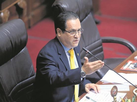 Luis Iberico: “Han dirigido el Congreso en función a Palacio”