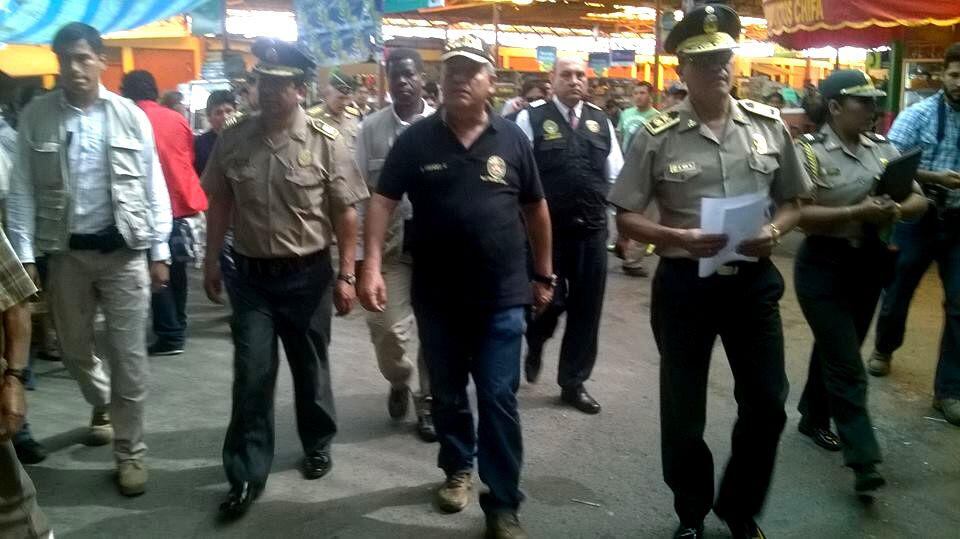 ​Ministro Daniel Urresti visita puntos rojos de la ciudad