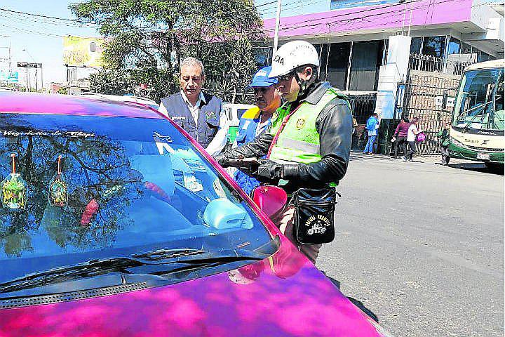 PNP da recomendaciones de tránsito a peatones y choferes