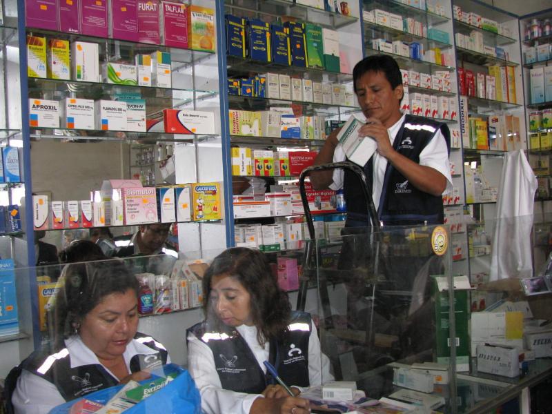 Boticas atentan contra la salud pública 