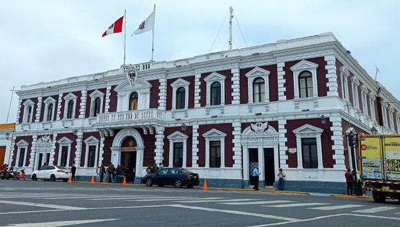Alcalde Arturo Fernández no termina de designar a sus gerentes y subgerentes en el municipio de Trujillo. Hay áreas en donde aún despachan funcionarios de APP.