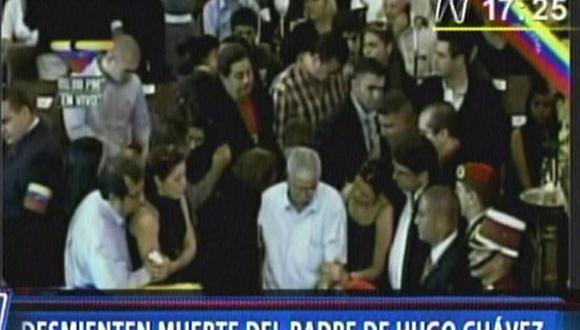 Padre del presidente Hugo Chávez llega a Academia Militar a ver restos de su hijo