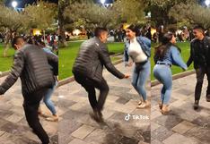 Jóvenes causan furor en redes tras enfrentarse en un duelo de huaino en la plaza de armas de Cajamarca