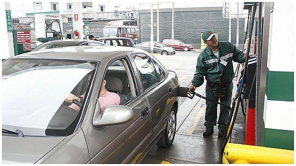 Economía: ​Suben precios de combustibles