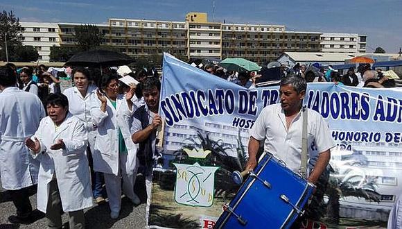 Trabajadores de hospital Honorio Delgado demandan cambio de gerente de Salud