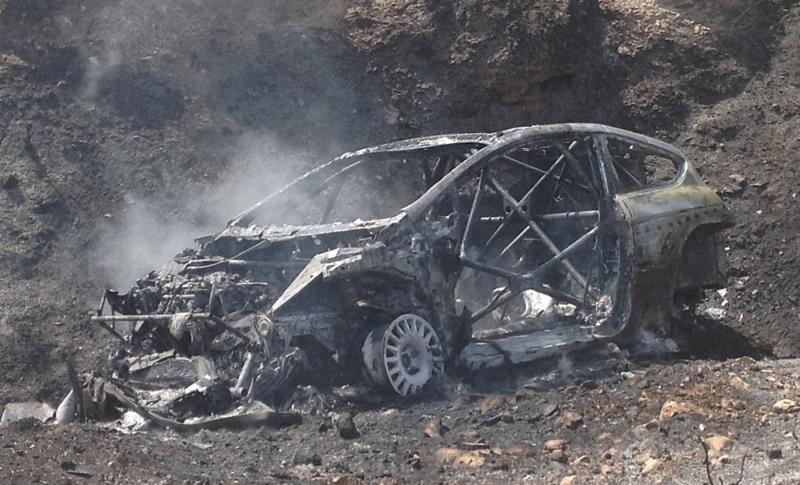 Queman un auto en José Leonardo Ortiz