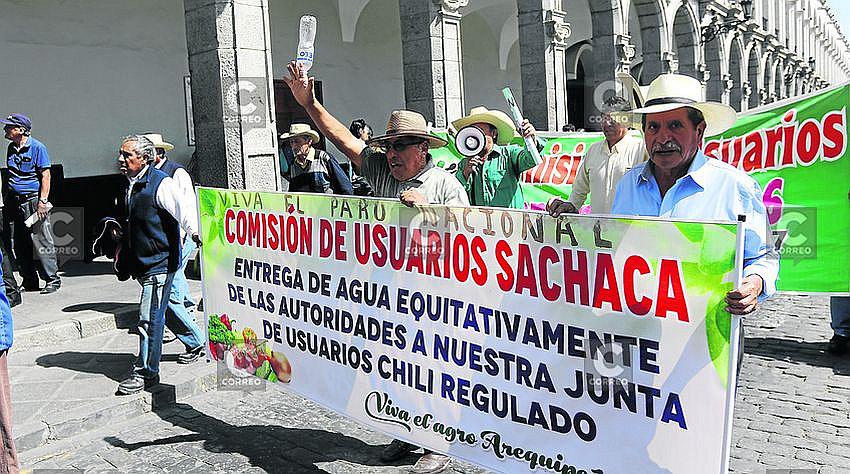 Agricultores amenazan con paro indefinido