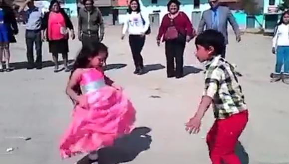 Facebook: Estos niños te sorprenderán con su zapateo (VIDEO)