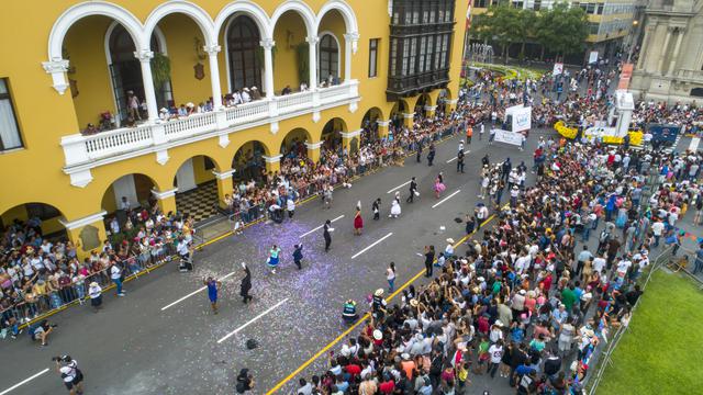 Al promediar las 4:30 p.m, se llevó a cabo el especáculo central en el frontis del Palacio Municipal donde participaron 10 campeones de Marinera Limeña. (Foto: Municipalidad de Lima)
