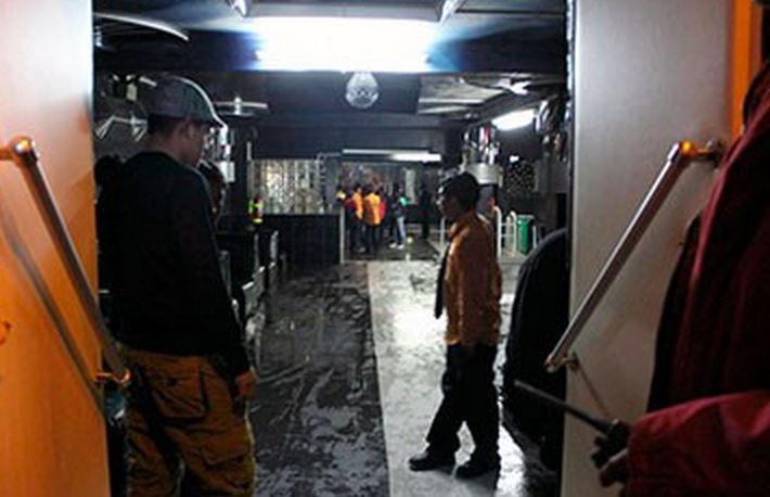 Puno: delincuentes golpearon a hombre con muletas en zona de discotecas 