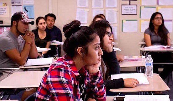 ​Universidad de EE.UU. ofrece becas para estudiantes indocumentados