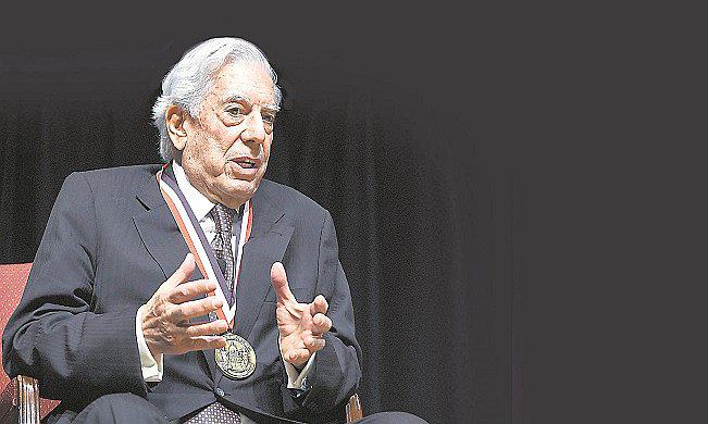 ​Vargas Llosa: “La Bienal contribuye a la supervivencia  de la literatura en español”