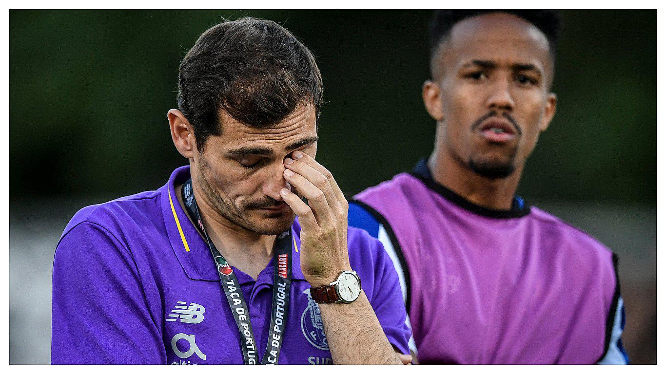 ​Iker Casillas se quiebra en la tribuna cuando compañero le dedicó un gol (VIDEO)