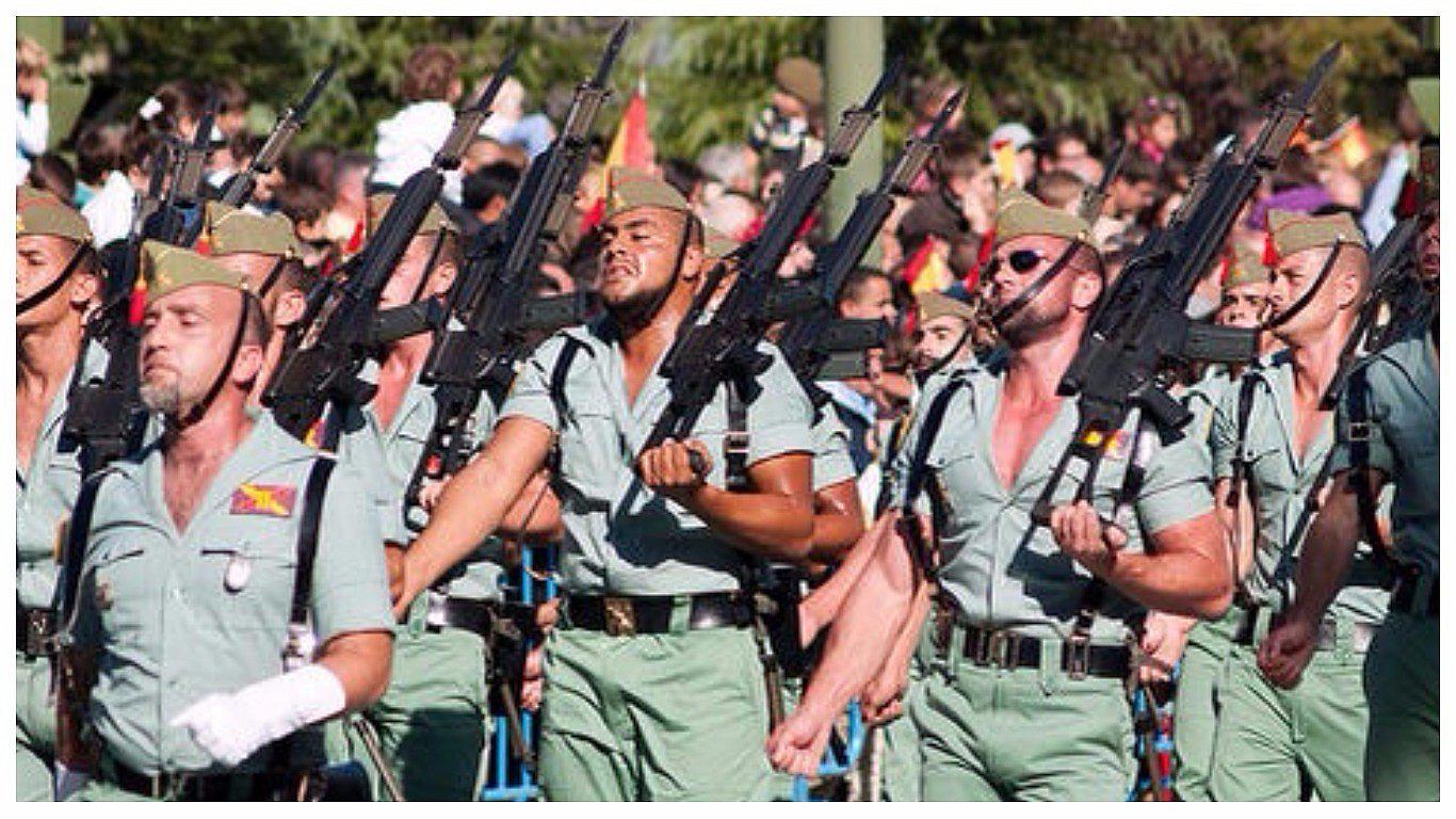 Twitter: bautizan a la Legión Española como el ejército más sexi (FOTOS)
