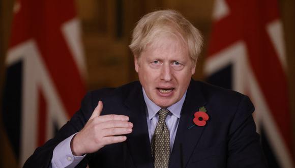Imagen de archivo del primer ministro británico, Boris Johnson, mientras habla durante una conferencia de prensa virtual sobre la pandemia de COVID-19. (Foto de Tolga Akmen / POOL / AFP).