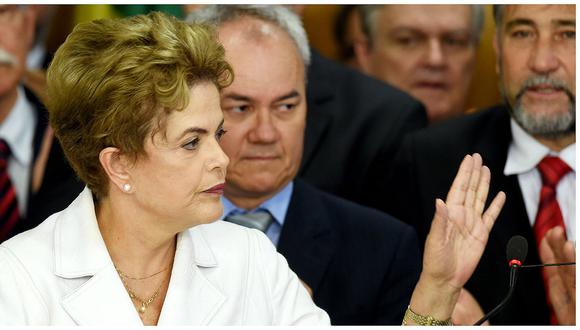 Dilma Rousseff grita "no al golpe" y pide a brasileños salir a las calles (VIDEO)