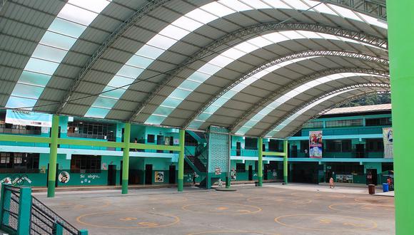 San Ramón: Municipalidad coloca techo de policarbonato en colegio estatal