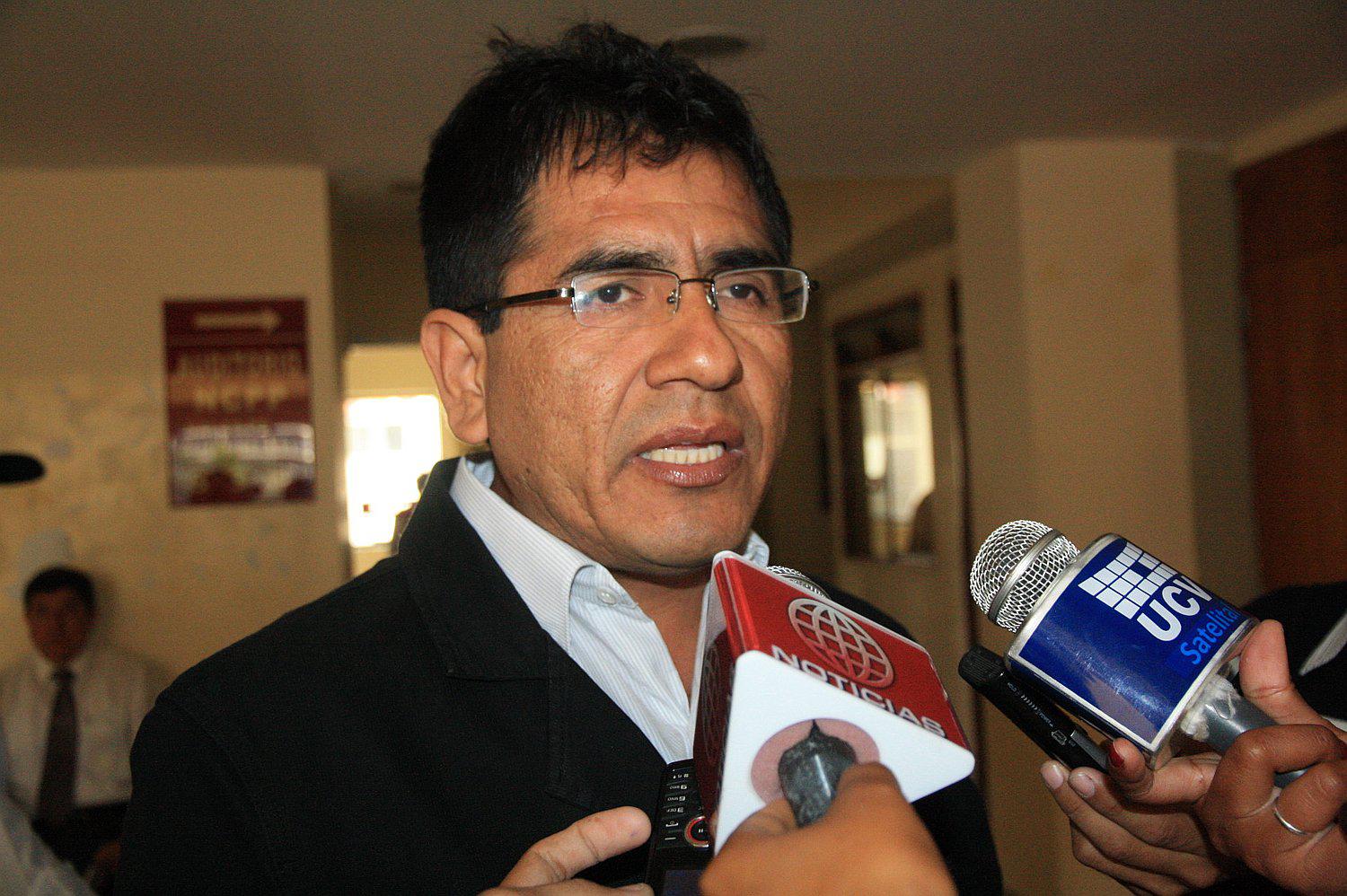 JNE deja fuera de carrera electoral al candidato aprista Javier Castro Cruz