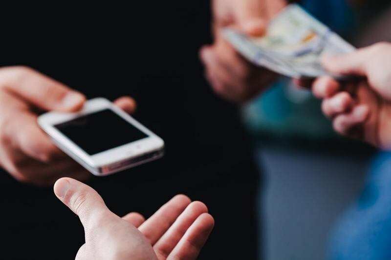 8 tips para comprar un celular usado