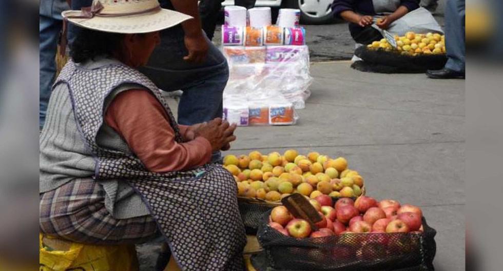 Puno: Desalojan a comerciantes que pretendían instalar feria pese a estado de emergencia.