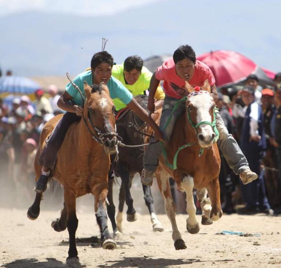 Fotos: Más de 200 caballos corrieron en emocionante carrera de "Morochucos"
