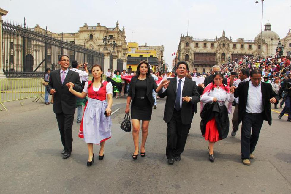 Pasacalle pasqueño en las principales calles de Lima (FOTOS)