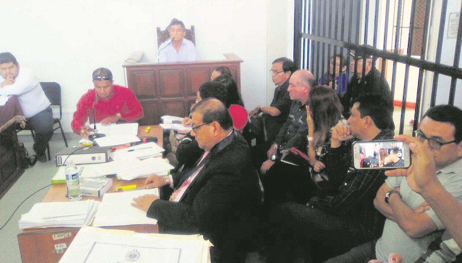 Exfuncionarios confirman pago de coima a perito contable