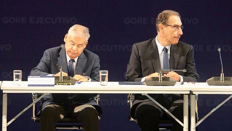 Martín Vizcarra acepta la renuncia de César Villanueva al premierato