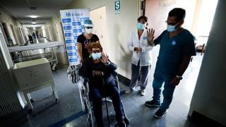 Pacientes del hospital Rebagliati superan el COVID-19 y reciben alta médica en Semana Santa