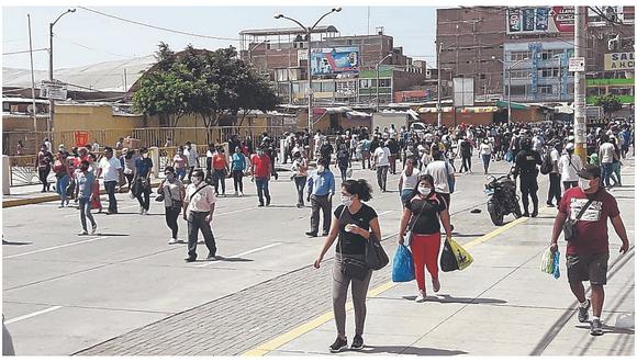 Lambayeque: Ambulantes acaparan el Mercado Modelo pese a presencia policial