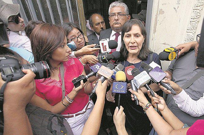 Aprista Valdez acusa a Alan García y Pilar Nores de tener 21 propiedades