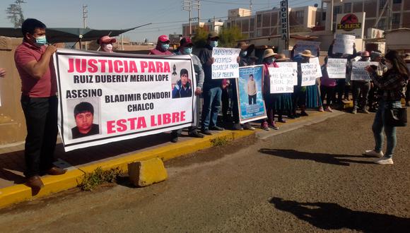 Protesta se realizó en la sede del Ministerio Publico, en Tacna, ubicada en la calle Inclán. (Foto: GEC)
