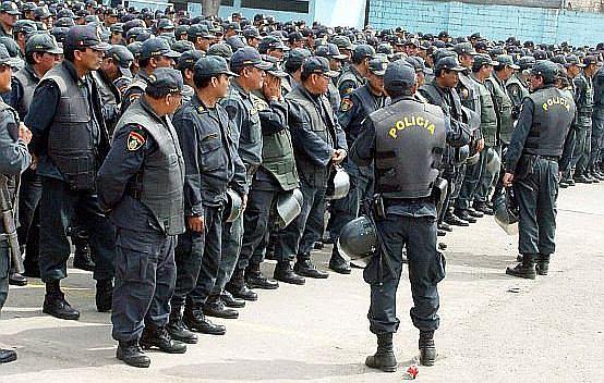 ​Policías puneños desconfiados por aumento de sueldos (Tabla de sueldos)