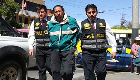 Arequipa: Poder Judicial condenó a 35 años de prisión a Felipe Mario Choque Choquehuanca, acusado de torturar y matar a puñaladas a Efraín Salas Montoya (75) en su vivienda.