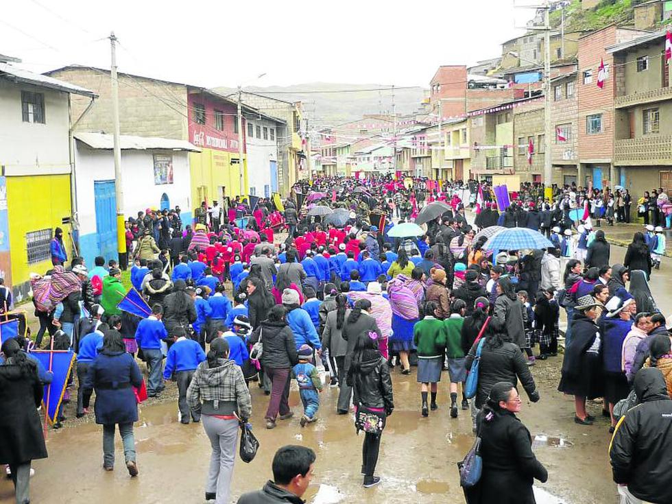 Con desfile recordaron la 'Batalla de Pasco'