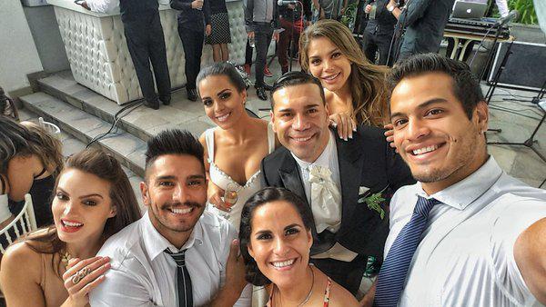 Foto de boda de Tomate Barraza llama la atención por este detalle (VIDEO)