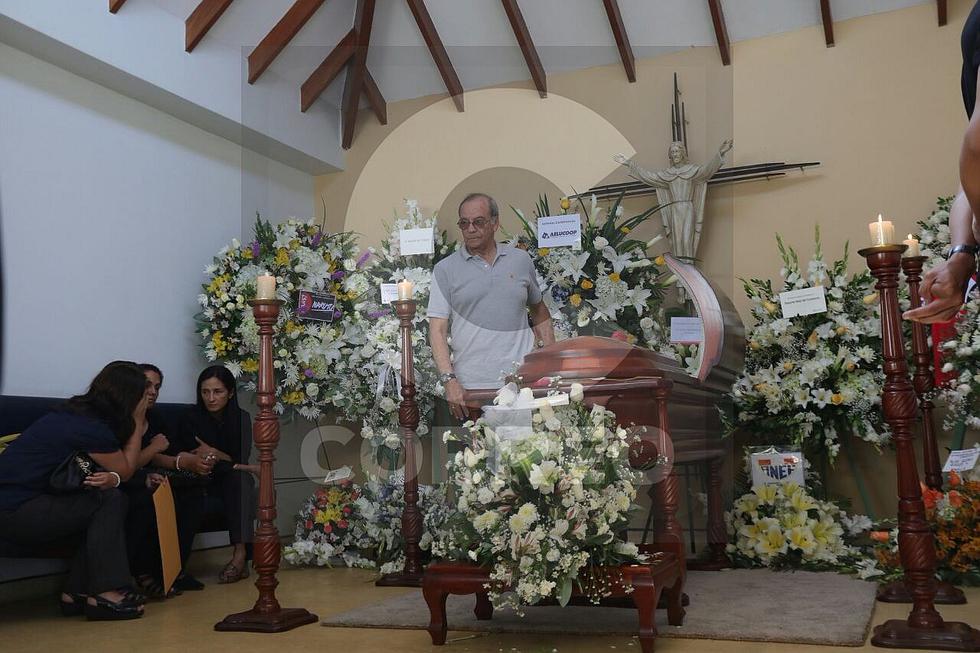 Daniel Peredo: Amigos y familiares se reúnen para dar el 'último adiós' a recordado periodista