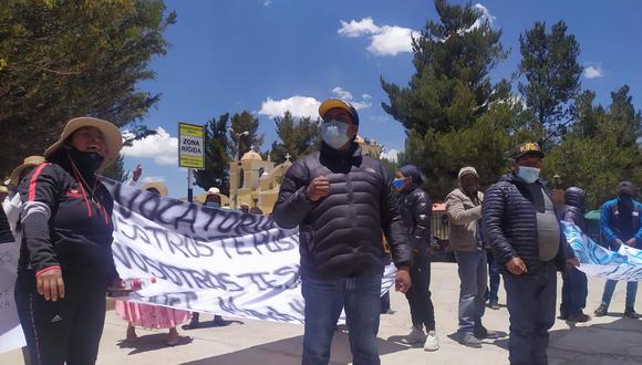 Pobladores se movilizaron por las calles de caracoto, rechazando la construcción de la obra. (Foto: Feliciano Gutiérrez)