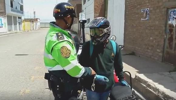 Intervención policial a motociclista desata indignación en pobladores (VIDEO)