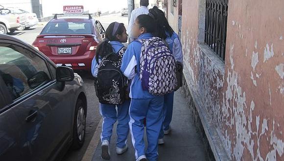 Venezolanos matriculan a sus hijos en colegios de Arequipa