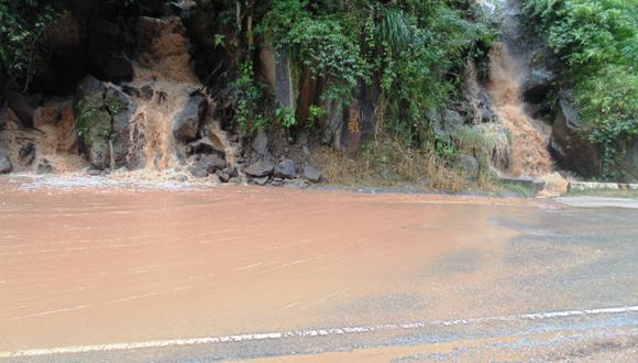Lluvias inundan Carretera Marginal en Selva Central