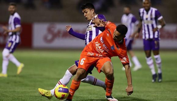 Alianza Lima y la Universidad se enfrentan en duelo pendiente que protagonizarán por el Torneo Apertura 2023 de la Liga 1. (Foto: El Comercio)