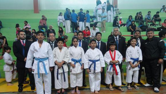 Polper Arequipa brilla en torneo internacional de Ilo