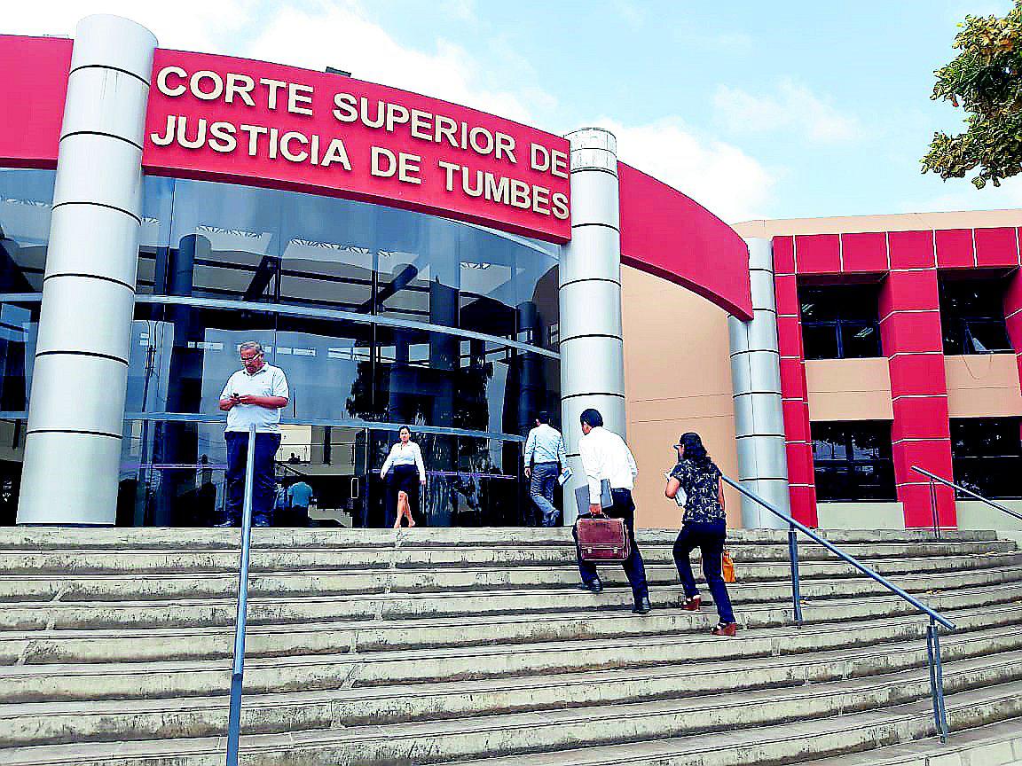 Denuncian presunto tráfico de influencias