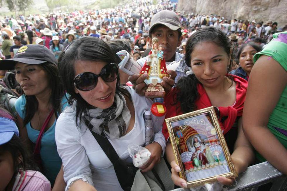 Con fe a la virgen de Chapi  