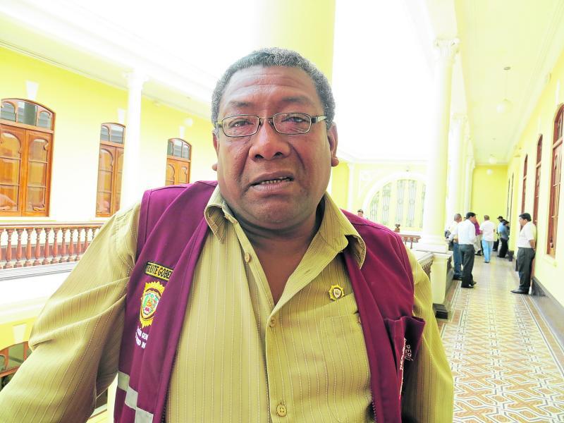 Prohíben bailes en áreas públicas