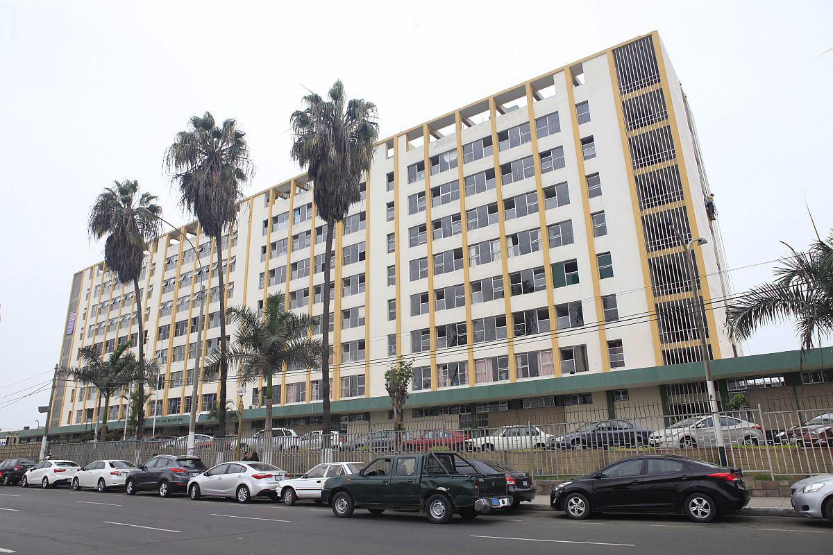 La Defensoría del Pueblo ha encontrado que el Hospital Daniel Alcides Carrión se encuentra saturado. (Foto: GEC)
