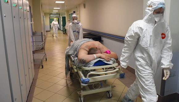En la última jornada en Rusia se confirmaron además 25.110 nuevos contagios, de los cual 2.110 (el 8,4%) eran asintomáticos. (Foto: Olga MALTSEVA / AFP)