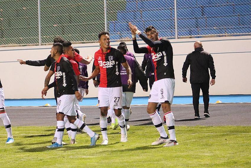 El León rugió en la altura de Bolivia  y ganó de visita